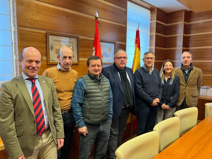 Reunión entre Simecal y la Consejería de Sanidad. /Ical