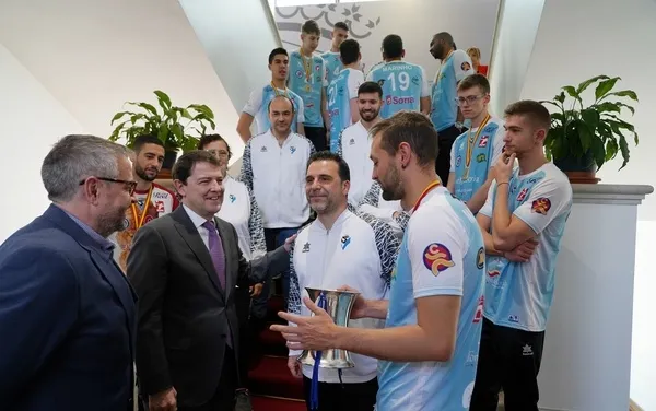 Mañueco recibe a los campeones de la Copa del Rey/ Rubén Cacho, ICAL.
