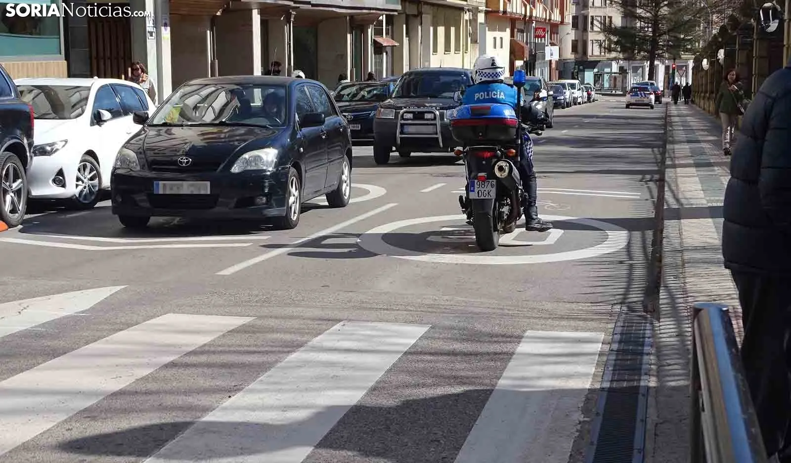 Un policía municipal en el lugar del accidente. /SN