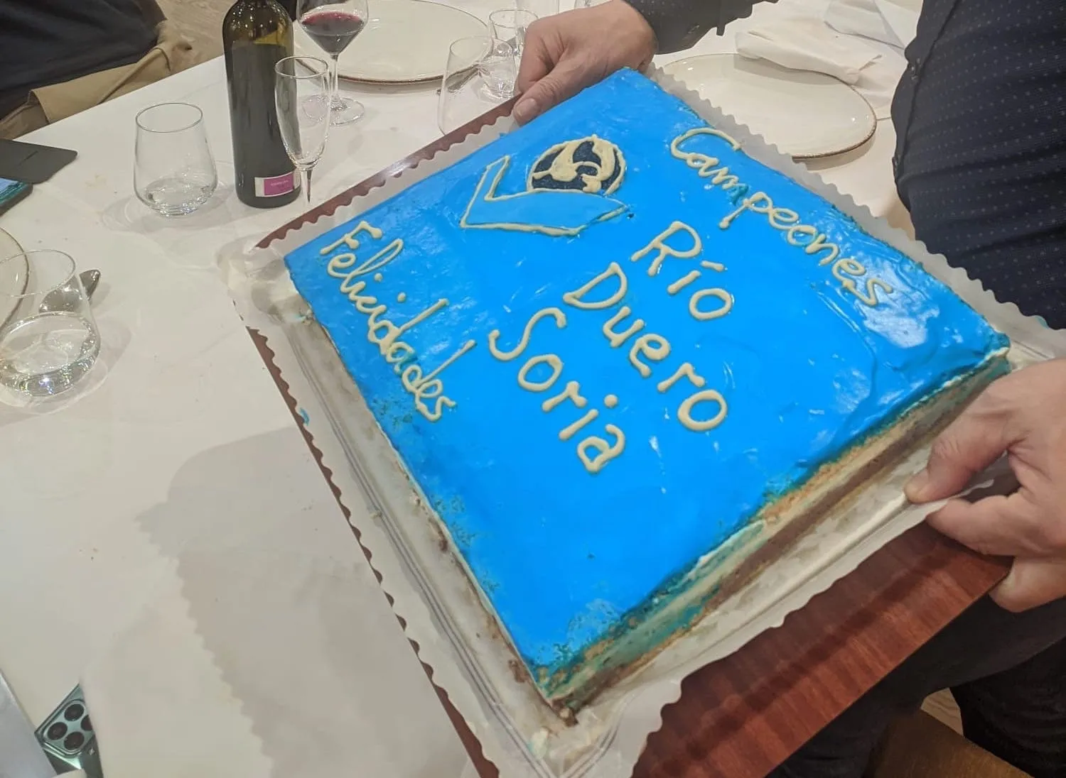 Foto 8 - Amor de campeones: Pedida de mano en la celebraci&oacute;n de la Copa del Rey del R&iacute;o Duero Soria