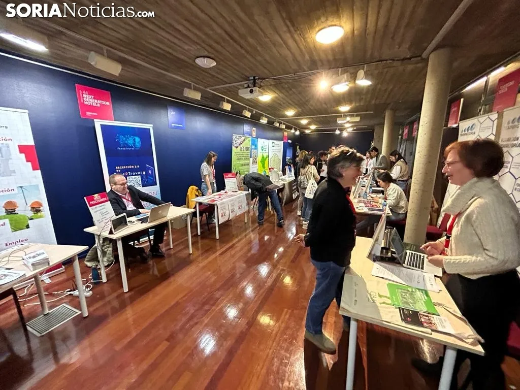 Foto 10 - La Feria &lsquo;Soria Emplea&rsquo; re&uacute;ne a m&aacute;s de 100 empresas con ofertas laborales: 1.000 sorianos al acecho 