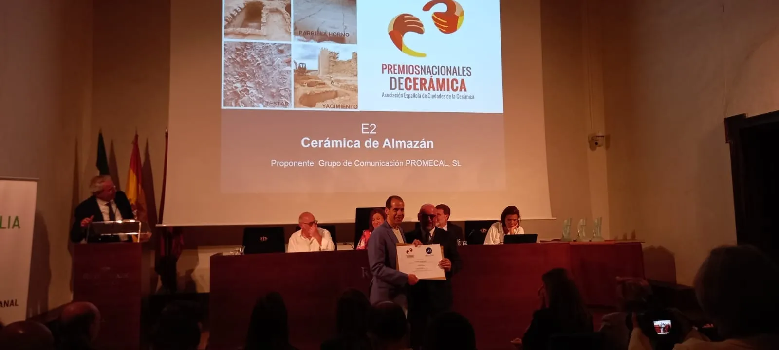 Foto 2 - La cer&aacute;mica de Almaz&aacute;n conquista a expertos de Espa&ntilde;a e Italia en los Premios Nacionales