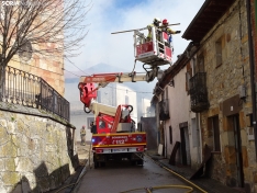 Foto 38 - Incendio en media docena de inmuebles en Cabrejas del Pinar