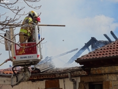 Foto 37 - Incendio en media docena de inmuebles en Cabrejas del Pinar