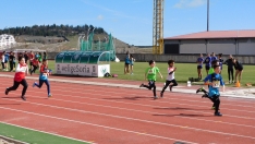 Foto 7 - FOTOS Y CR&Oacute;NICA | 600 ni&ntilde;os viven la fiesta del deporte en Los Pajaritos 