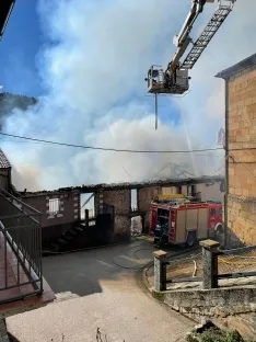 Foto 64 - Incendio en media docena de inmuebles en Cabrejas del Pinar