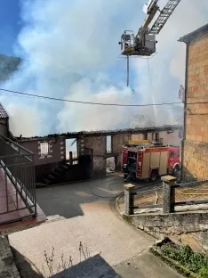 Foto 65 - Incendio en media docena de inmuebles en Cabrejas del Pinar