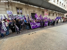 Foto 6 - UGT y CCOO recuerdan en el 8M de Soria “los ataques de la Junta contra los derechos de las mujeres”