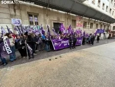 Foto 6 - UGT y CCOO recuerdan en el 8M de Soria &ldquo;los ataques de la Junta contra los derechos de las mujeres&rdquo;