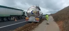Foto 5 - Rescatado un cami&oacute;n en la A-11 direcci&oacute;n Valladolid