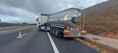 Foto 6 - Rescatado un cami&oacute;n en la A-11 direcci&oacute;n Valladolid