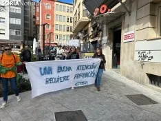 Foto 13 - Medio centenar de cuidadores del '&Aacute;ngel de la Guarda' se manifiestan en Soria: &ldquo;Los sindicatos nos han traicionado&rdquo;