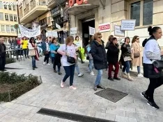 Foto 14 - Medio centenar de cuidadores del '&Aacute;ngel de la Guarda' se manifiestan en Soria: &ldquo;Los sindicatos nos han traicionado&rdquo;