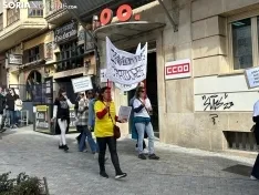 Foto 15 - Medio centenar de cuidadores del '&Aacute;ngel de la Guarda' se manifiestan en Soria: &ldquo;Los sindicatos nos han traicionado&rdquo;