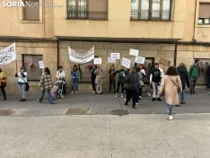 Foto 18 - Medio centenar de cuidadores del '&Aacute;ngel de la Guarda' se manifiestan en Soria: &ldquo;Los sindicatos nos han traicionado&rdquo;
