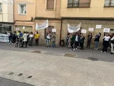 Foto 20 - Medio centenar de cuidadores del '&Aacute;ngel de la Guarda' se manifiestan en Soria: &ldquo;Los sindicatos nos han traicionado&rdquo;