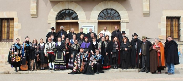 Navaleno se prepara para el ‘Día de la Capa y el Mantón’