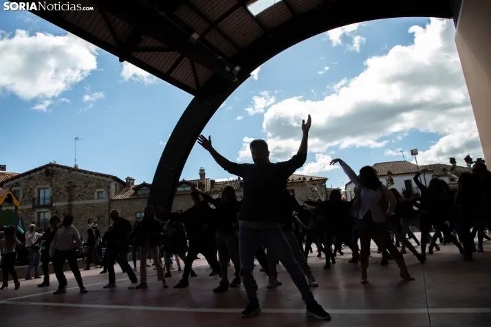 Baile Vermú de Soria Baila en Garray