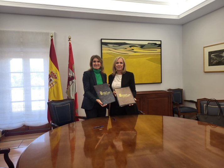 Junta y PYFANO renuevan un convenio para acercar la problemática del cáncer infanto-juvenil a las aulas