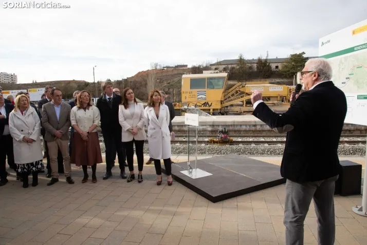 Visita Ministra a las obras de la vía del tren