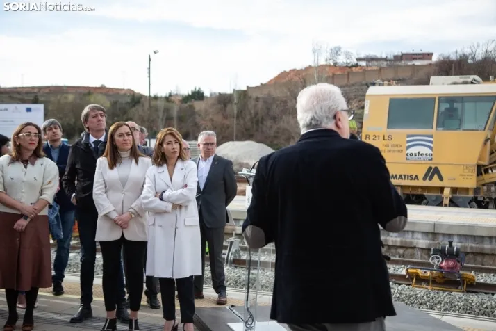 Visita Ministra a las obras de la vía del tren