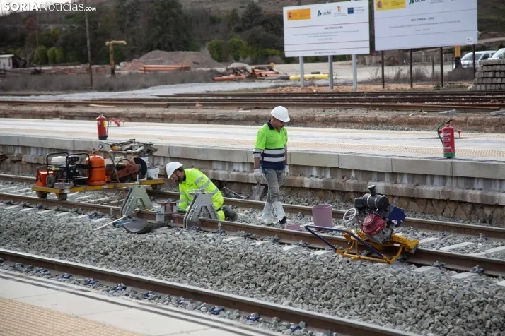 Visita Ministra a las obras de la vía del tren