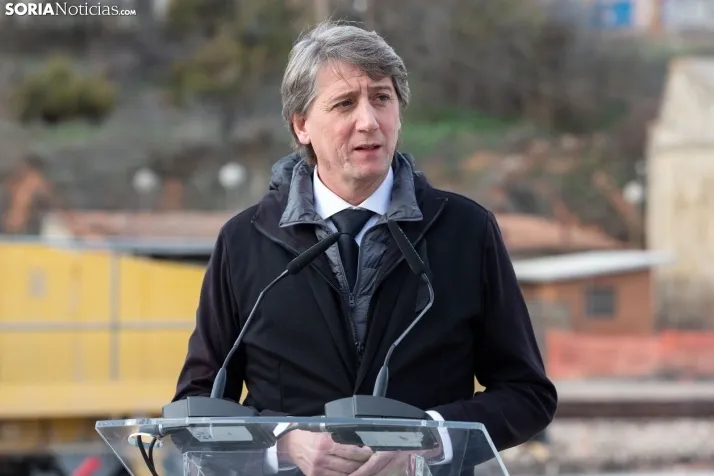 Visita Ministra a las obras de la vía del tren