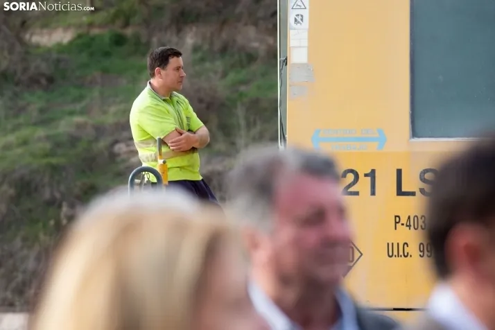 Visita Ministra a las obras de la vía del tren