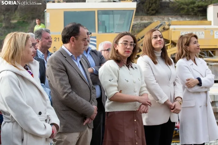 Visita Ministra a las obras de la vía del tren
