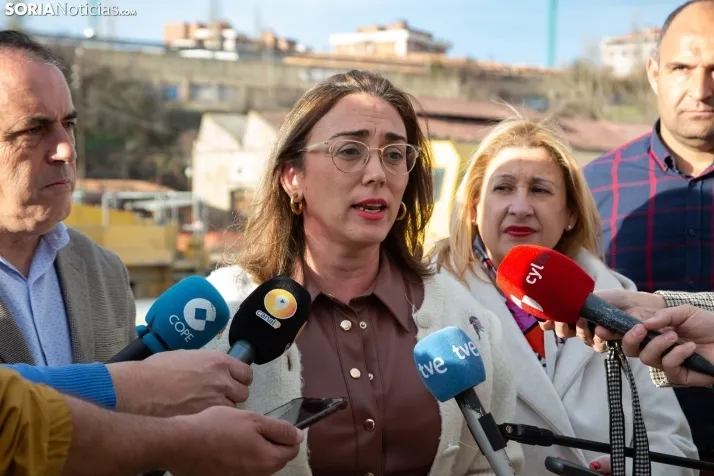 Visita Ministra a las obras de la vía del tren