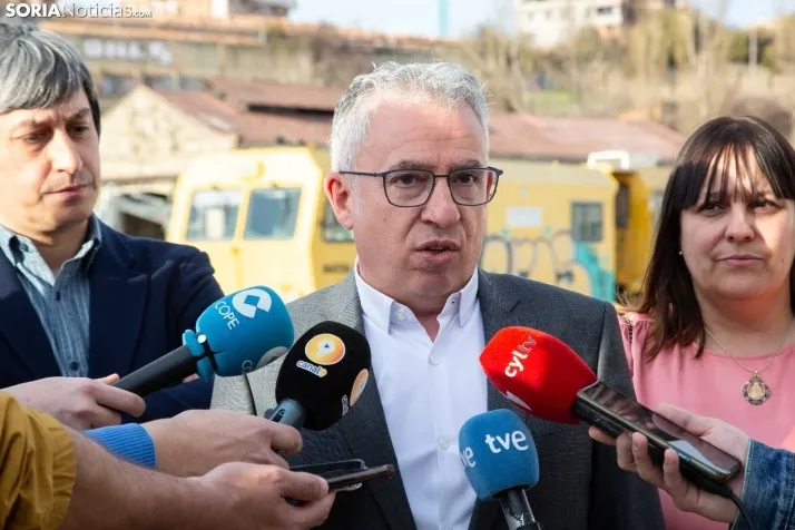 Visita Ministra a las obras de la vía del tren