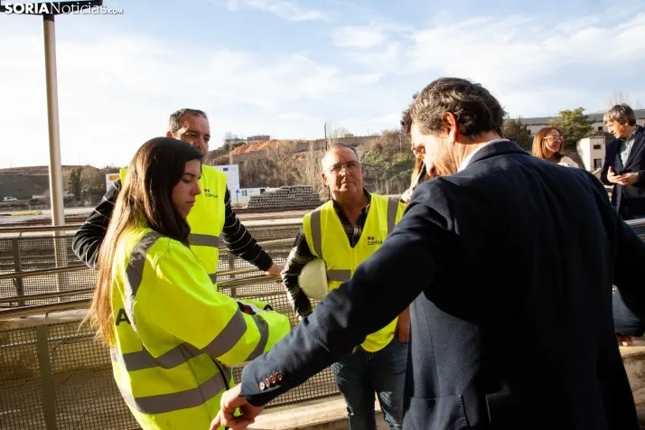 Visita Ministra a las obras de la vía del tren