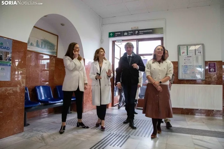 Visita Ministra a las obras de la vía del tren