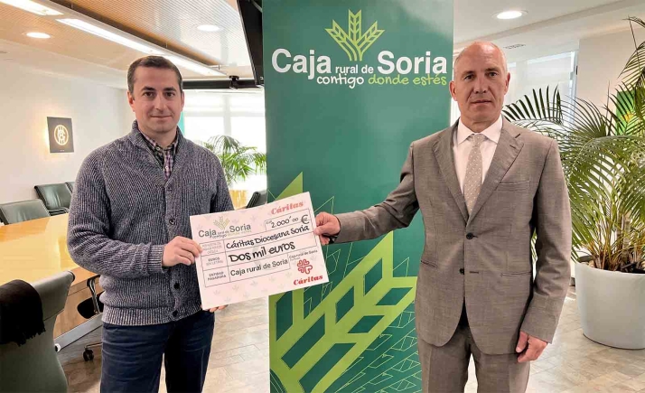 Caja Rural de Soria dona  a Cáritas 2.000 &euro; recaudados en el Día Solidario 2022