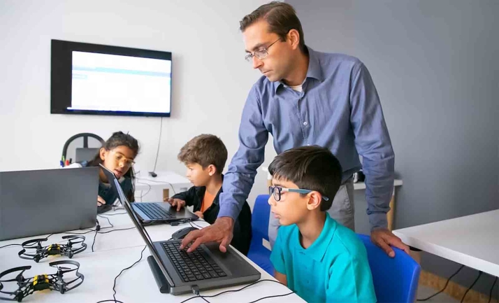 Castilla y León regula la acreditación de la competencia digital docente