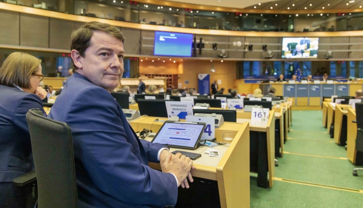 Mañueco defiende en Bruselas las políticas de Castillla y León contra la violencia de género