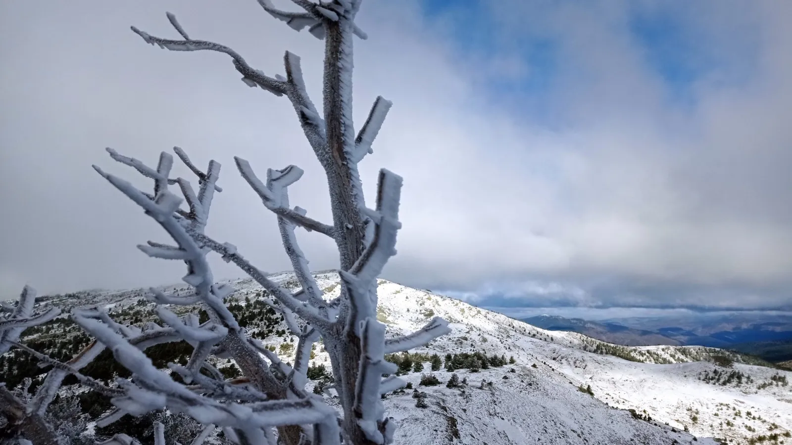 Urbión nevado en el mes de abril. /Agustín Sandoval