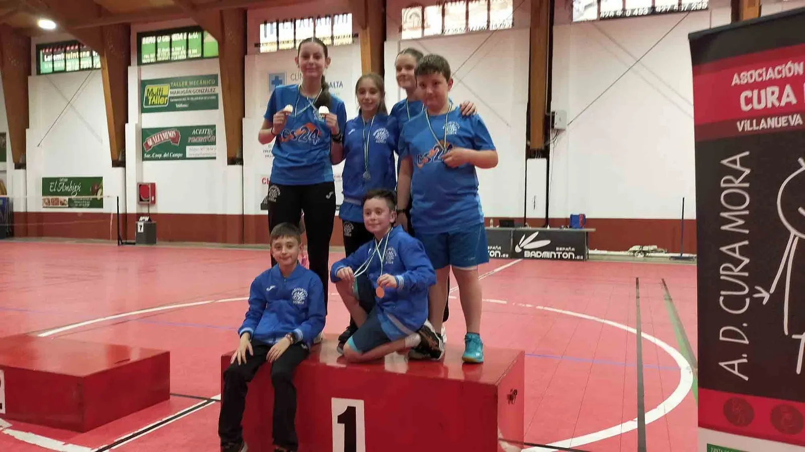 Foto 2 - Tres sorianas, campeonas absolutas de Castilla y Le&oacute;n de b&aacute;dminton
