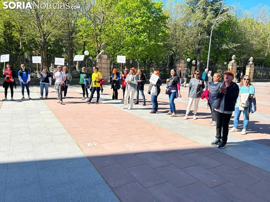 Foto 2 - Las cuidadoras vuelven a reivindicarse en Soria: &ldquo;Traicionadas por los sindicatos e indignadas con la Junta&rdquo;
