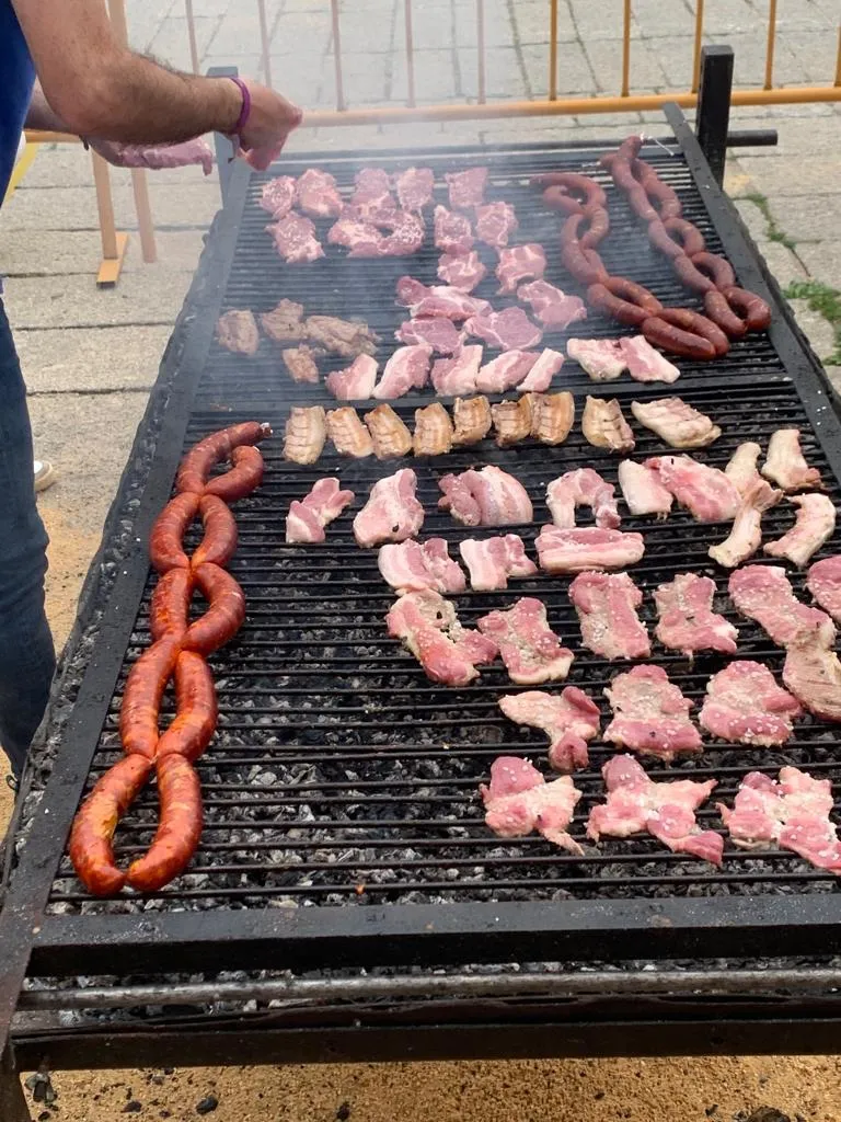 Foto 10 - Fotos: Homenaje a toda una vida de servicio y comida solidaria en Vinuesa