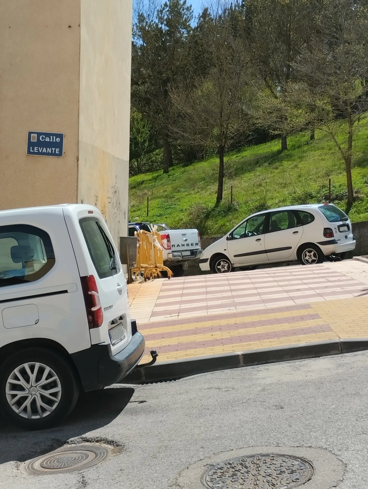 Foto 9 - Unos 200 sorianos se alzan contra el "viacrucis" circulatorio de San Pedro
