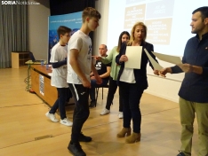 Una imagen del reconocimiento a los jóvenes estudiantes. /SN