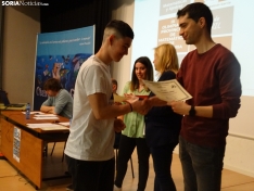 Una imagen del reconocimiento a los jóvenes estudiantes. /SN