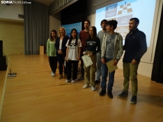 Una imagen del reconocimiento a los jóvenes estudiantes. /SN