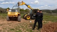 Foto 4 - Herido un operario tras quedar atrapado bajo su m&aacute;quina en Soria