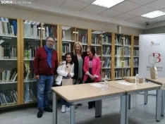 Foto 8 - Los ganadores del Concurso del D&iacute;a del Libro 2023 de la Biblioteca p&uacute;blica recogen sus premios