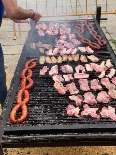 Foto 10 - Fotos: Homenaje a toda una vida de servicio y comida solidaria en Vinuesa