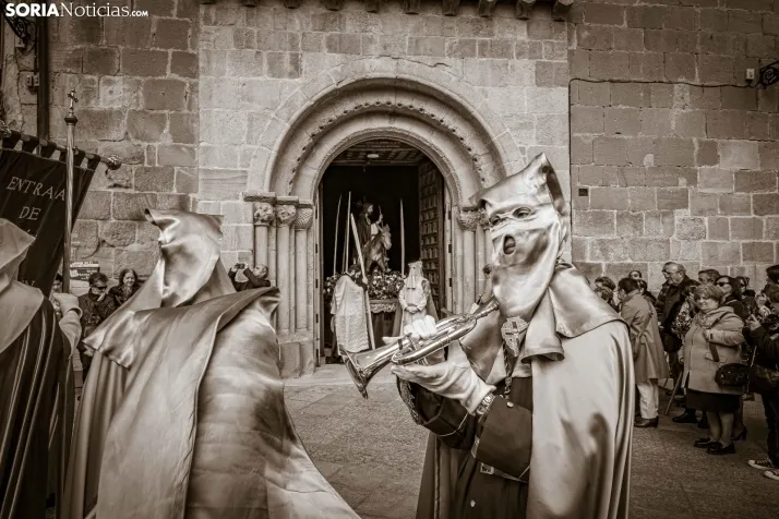Galer&iacute;a: La Semana Santa de Soria resumida en 100 detalles y enfoques muy particulares