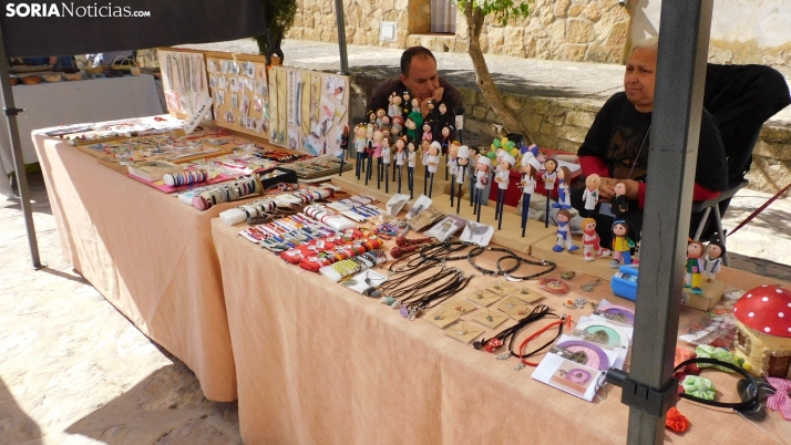 EN FOTOS | Rapaces, cuero y bisuter&iacute;a: as&iacute; ha sido el VIII Mercado Artesanal de Monteagudo