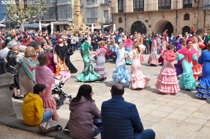 Feria de Abril en la plaza Mayor. /SN